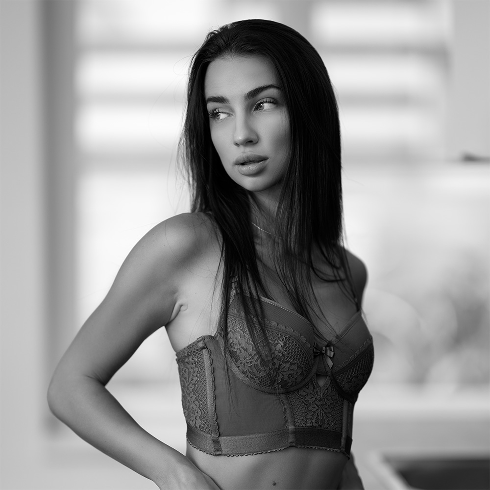Alina, model from Ukraine at a boudoir photoshoot