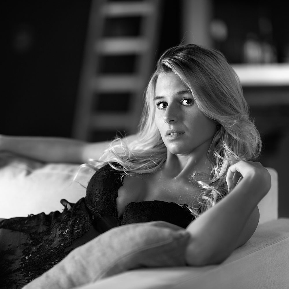 Elsa, model from Belgium at a boudoir photoshoot