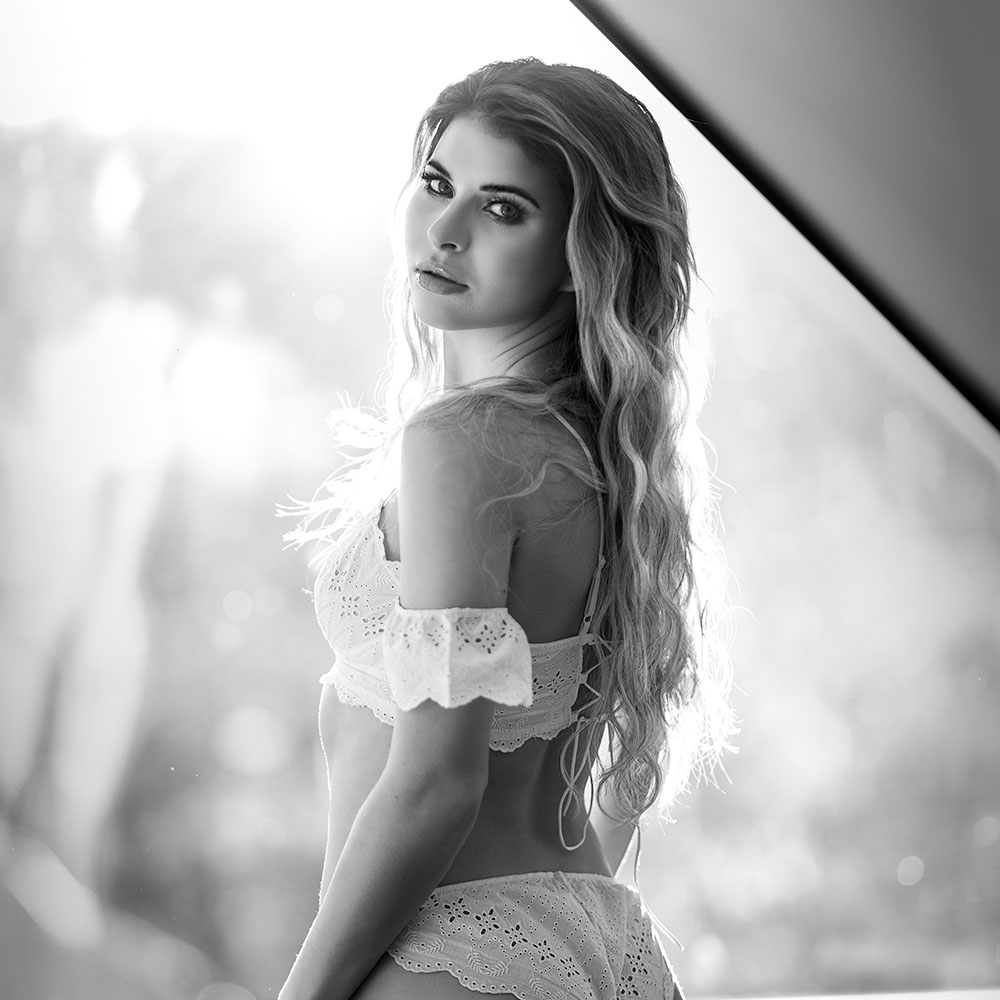 Julia Kraj, model from Poland at a boudoir photoshoot