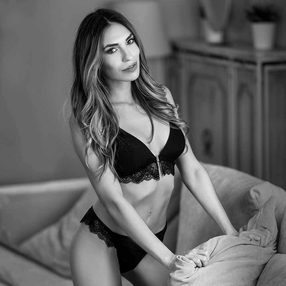 Laura Oliveira Granja, model from Belgium at a boudoir photoshoot