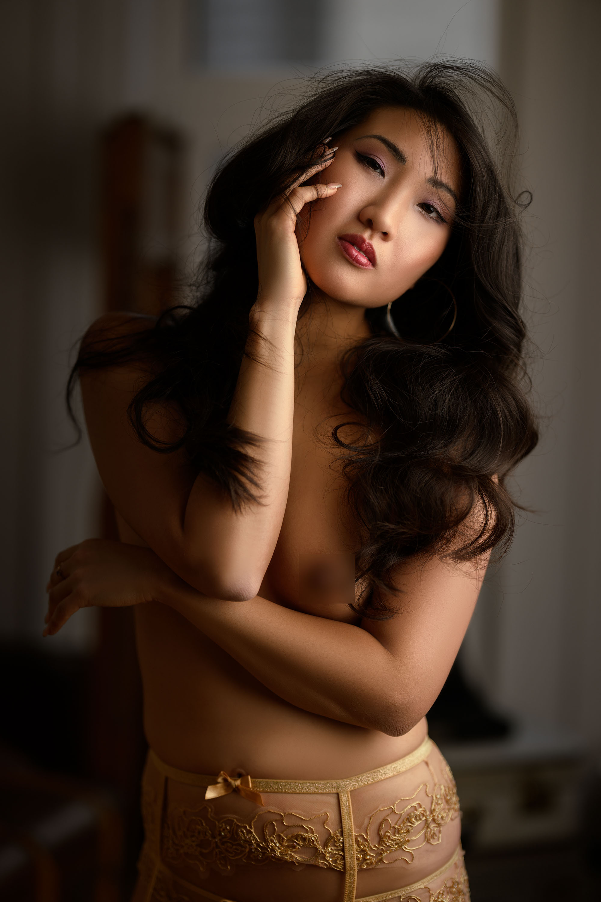 Minh-Ly, model from Belgium at a boudoir photoshoot