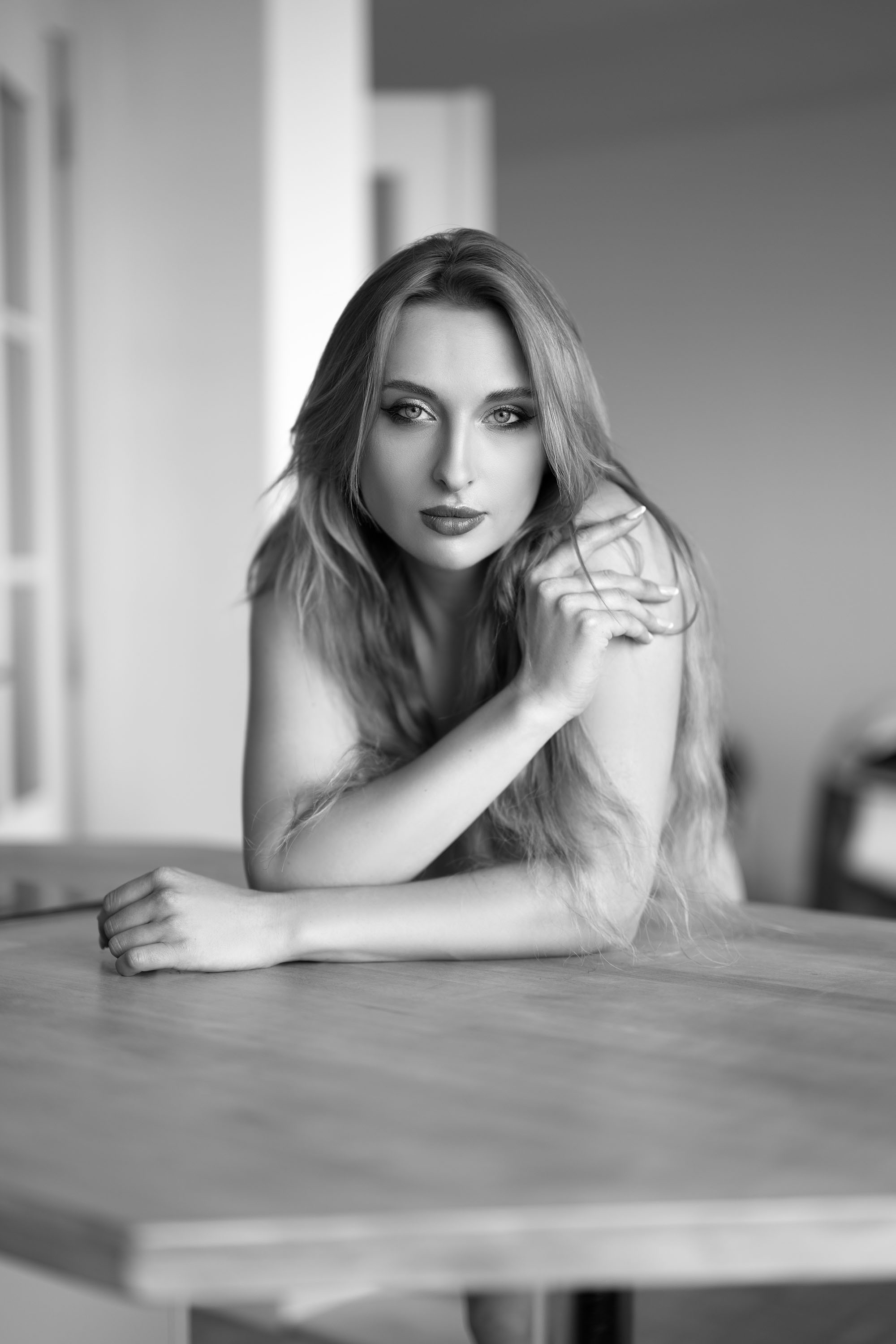 Poetic Minx - Aurora Sprengel, model from Poland at a boudoir photoshoot