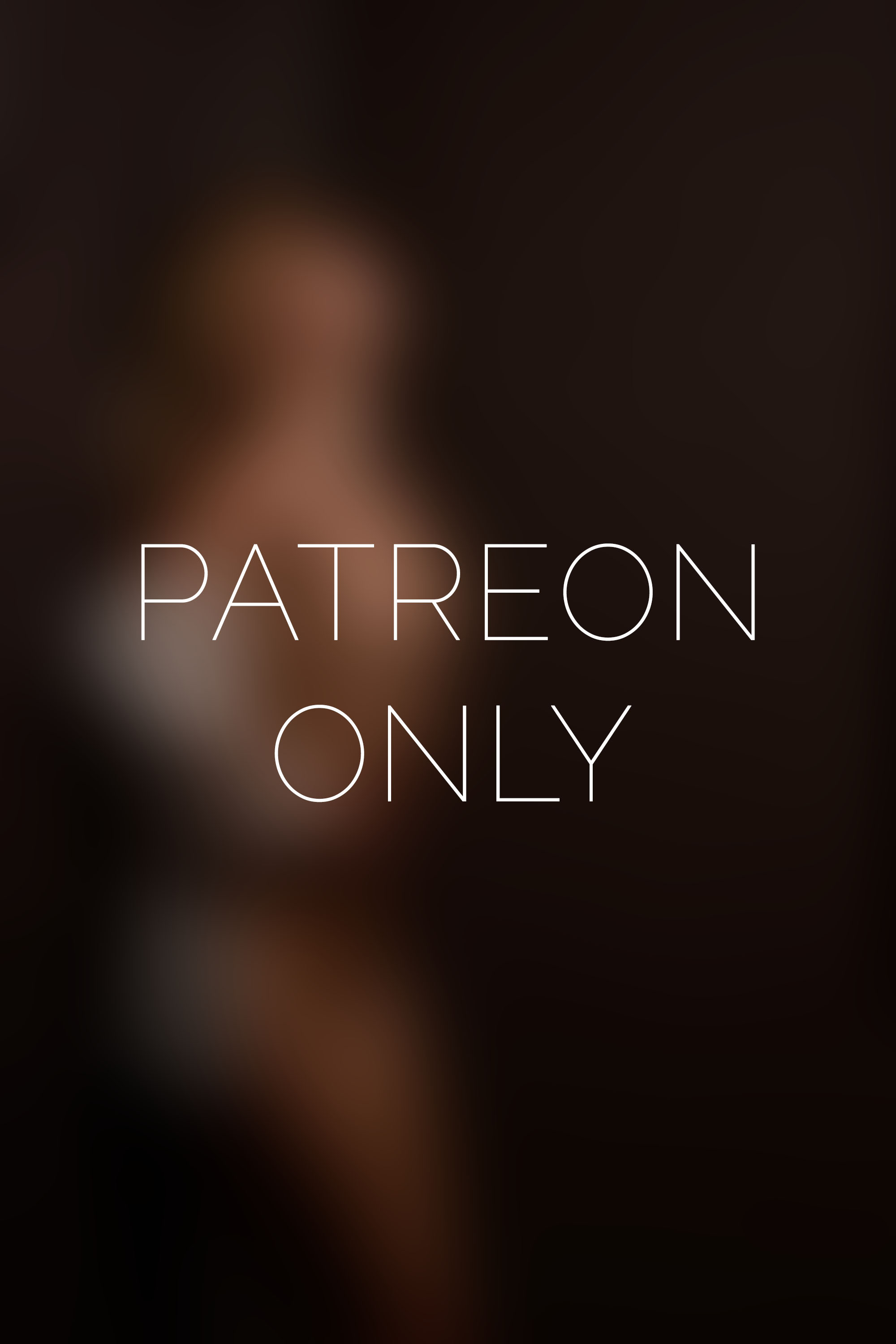 Poetic Minx - Aurora Sprengel, model from Poland at a boudoir photoshoot